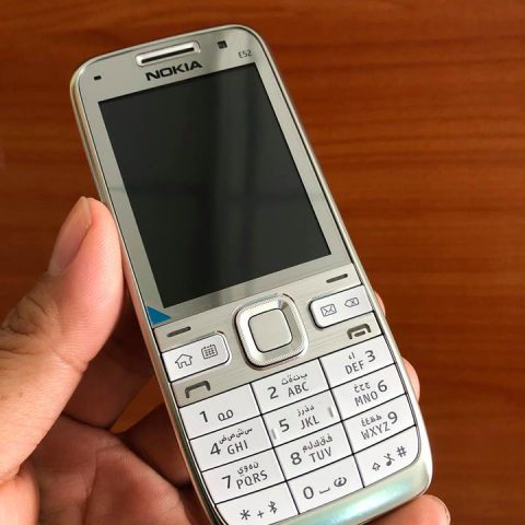 Nokia e52 White New Chính Hãng